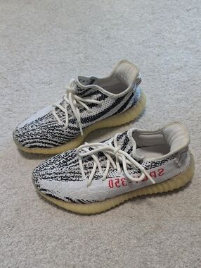 Adidas YEEZY Boost Mens 7, Womens 8.5